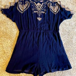 Super Cute Navy Romper with Exquisite Shoulders!